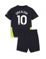 Manchester City Jack Grealish #10 Vieraspaita Lasten 2024-25 Lyhythihainen (+ shortsit)